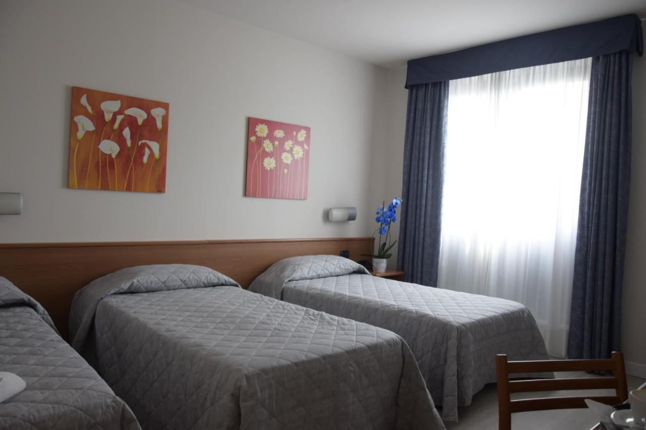 Hotel Gallia Pianezza Exteriör bild